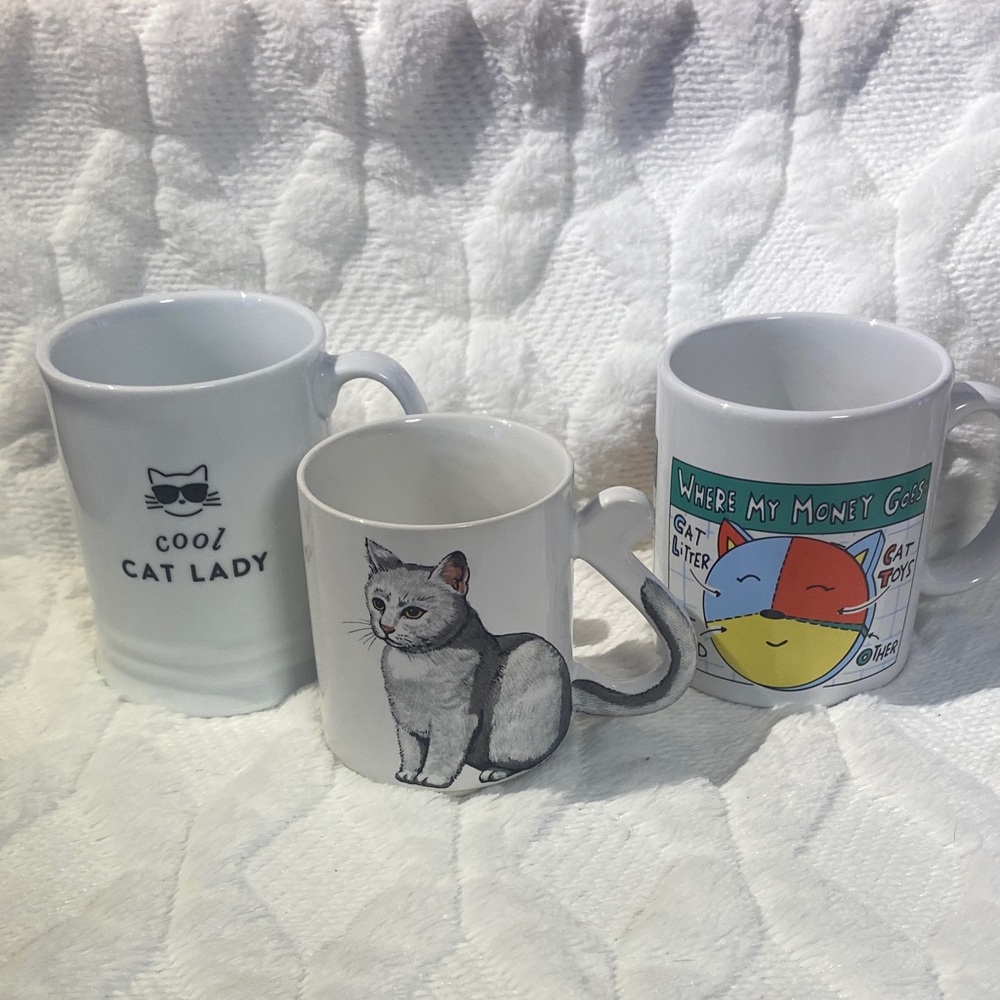 Charming Cat Design Mug Set